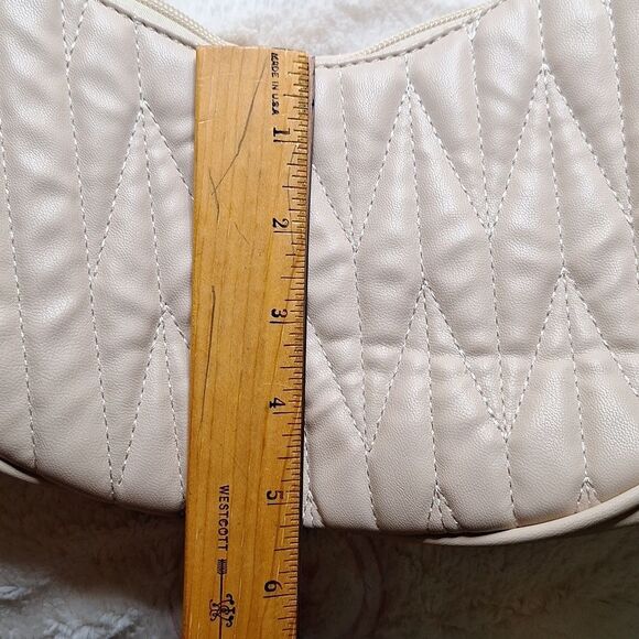 Cream color quilted shoulder bag asos - Picture 5 of 8